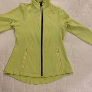 LuluLemon Zip up athletic Top. Very Good Condition, worn once
